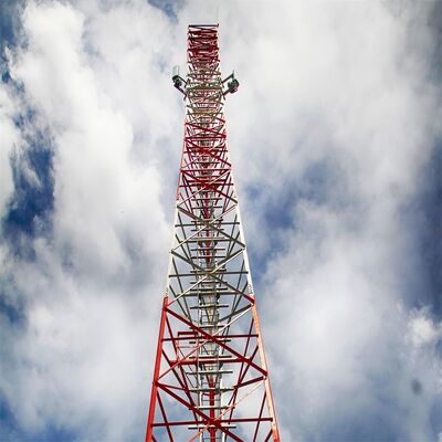 10 16 22 28M Lekka, trójnożna stal kątowa, ocynkowana, samonośna, zewnętrzna wieża telekomunikacyjna 5G 4G Wifi Wiejska wieża telekomunikacyjna