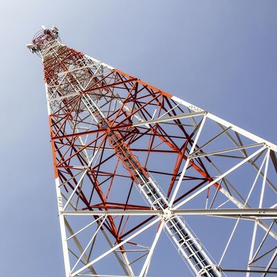 20M 30M 40M Konstrukcja z podwójną platformą 4-nożna stalowa wieża kątowa do stacji drogowej