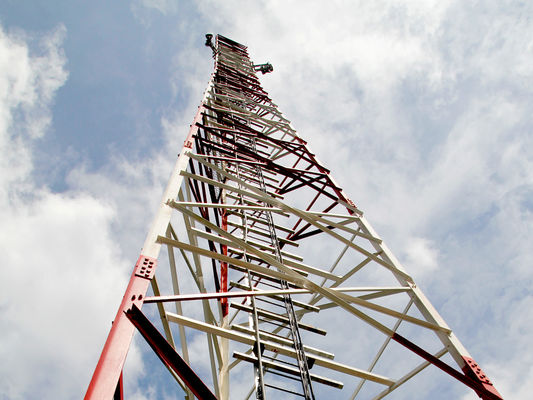 Wysokiej rozdzielczości trójkątne radio telekom 3 nogi rurkowaty stalowy wieża 40M/S