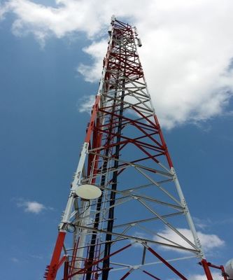 30 40 50 Meter Radio 3 Legged Angular Steel Tower Sieć 5G Zgalwanizowana Wieża Komunikacyjna Mikrofale