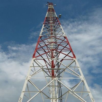 Samopodtrzymująca się wieża telekomunikacyjna 3 nogi Trójkątny kąt