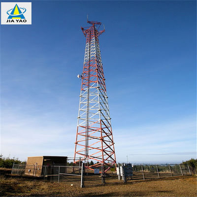 Telekomunikacja Antenna Wieża mastowa 3 nogi / 4 nogi Rurkowa samostojąca wieża antenna