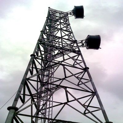 Q345 / Q235 Trzynożne wieże stalowe rurowe / wieże stalowe z siatką ANSI/TIA-222-G-2005