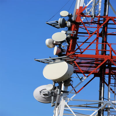Czteronoga wieża sieciowa sygnał telekomunikacyjny antena kątowa komórka stalowa wieża komunikacyjna mikrofalowa