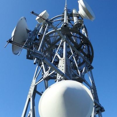 Q255B Q355B Q420B Projekt 3 nogi kątowa wieża stalowa wieża telekomunikacyjna