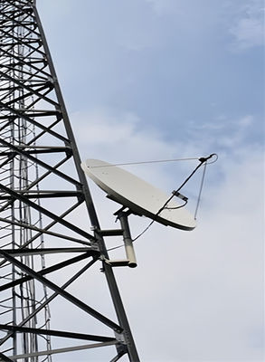 GB ANSI TIA-222-G Standard Q235 Q345 Antenna telekomunikacyjna Wieża 3 nogi 60m Radio Mikrowave