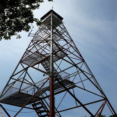 Strzeżna wieża górski las, widok ognia, strażnica