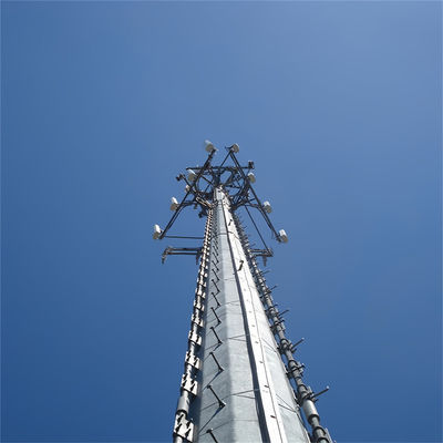 Antenna komórkowa Telekomunikacja Gorąco połączona z galwanizowaną wieżą monopolu 10 -60 M