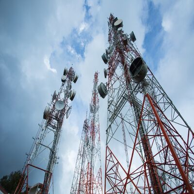 80M 4 nogi kątowa stalowa siatka samopodtrzymująca się 5G 4G Wi-Fi Mikrowave Telecom Cellular Antenna Tower