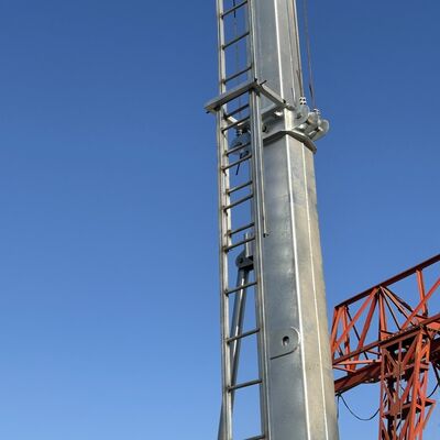 Monopole Teleskopowa wieża 15-25M Galwanizowany wózek stalowy Antenna komunikacyjna 40M/S Wiatroodporna ISO certyfikowana