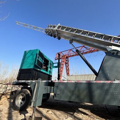 Wytrzymała wieża teleskopowa z odchyleniem pionowym mniejszym niż jedna na tysiąc, oferująca wydajność w zadaniach komunikacyjnych i oświetleniowych