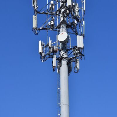16 24 32M Miejski estetyczny monopolista Stal ocynkowana Samonośna zewnętrzna wieża telekomunikacyjna 5G 4G Krajobraz satelitarny