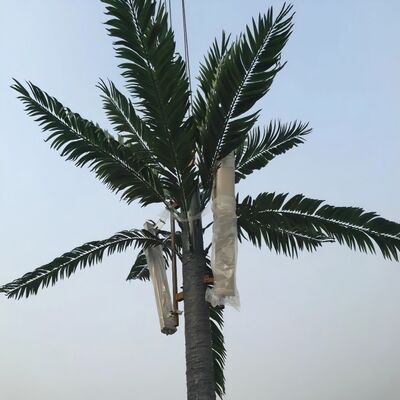 Wieża Bionic Tree o wysokości 38 m, wykonana ze stali ocynkowanej i tworzyw sztucznych odpornych na promieniowanie UV, zapewniająca trwałość i odporność na korozję