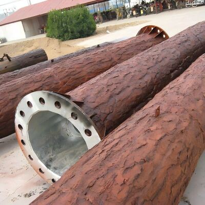 Wieża Bionic Tree o wysokości 38 m, wykonana ze stali ocynkowanej i tworzyw sztucznych odpornych na promieniowanie UV, zapewniająca trwałość i odporność na korozję