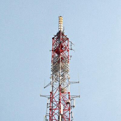 35M Odporna na warunki pogodowe, 3 nogi, cewkowa wieża stalowa przeznaczona do obserwacji i monitorowania mikrofalowych urządzeń telekomunikacyjnych