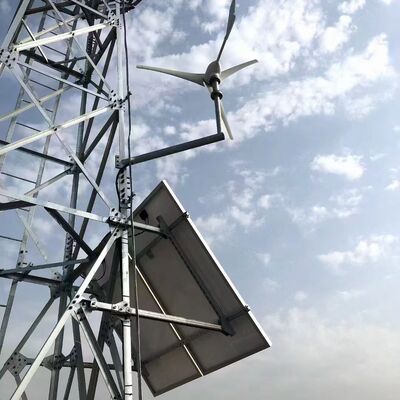 Wieża komunikacyjna kompatybilna z energią odnawialną do monitorowania farm wiatrowych