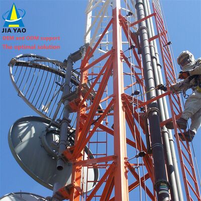 Kompaktowa, mała wieża z trzema nogami, zintegrowana z zasilaczem dla sieci brzegowej 5G
