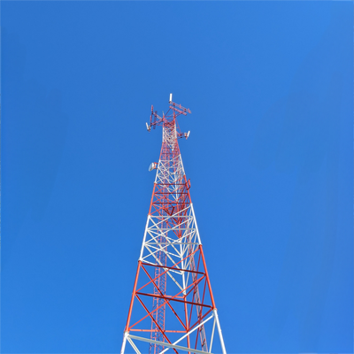 48 50 60M Ocynkowana ogniowo 3-rurowa wieża telekomunikacyjna Tłumienie drgań dla stacji komunikacyjnej