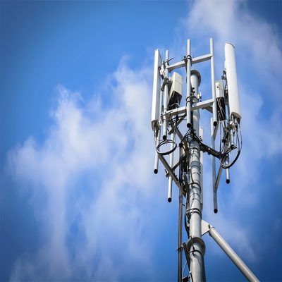 25M 30M 40m Lekka wieża jednobiegunowa na dachu do zagęszczania małych ogniw w miastach 5G z małą podstawą i stalą ocynkowaną